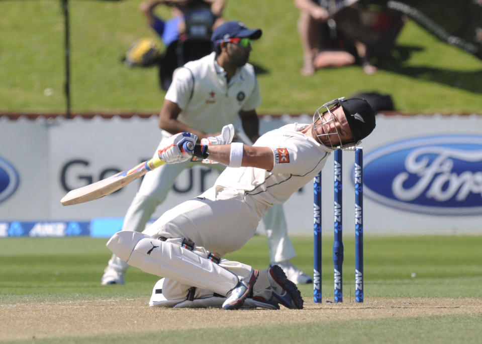 New Zealand’s Brendon McCullum ducks a bouncer against India on the fourth day of the second cricket test at Basin Reserve in Wellington, New Zealand, Monday, Feb. 17, 2014. (AP Photo/SNPA, Ross Setford) NEW ZEALAND OUT