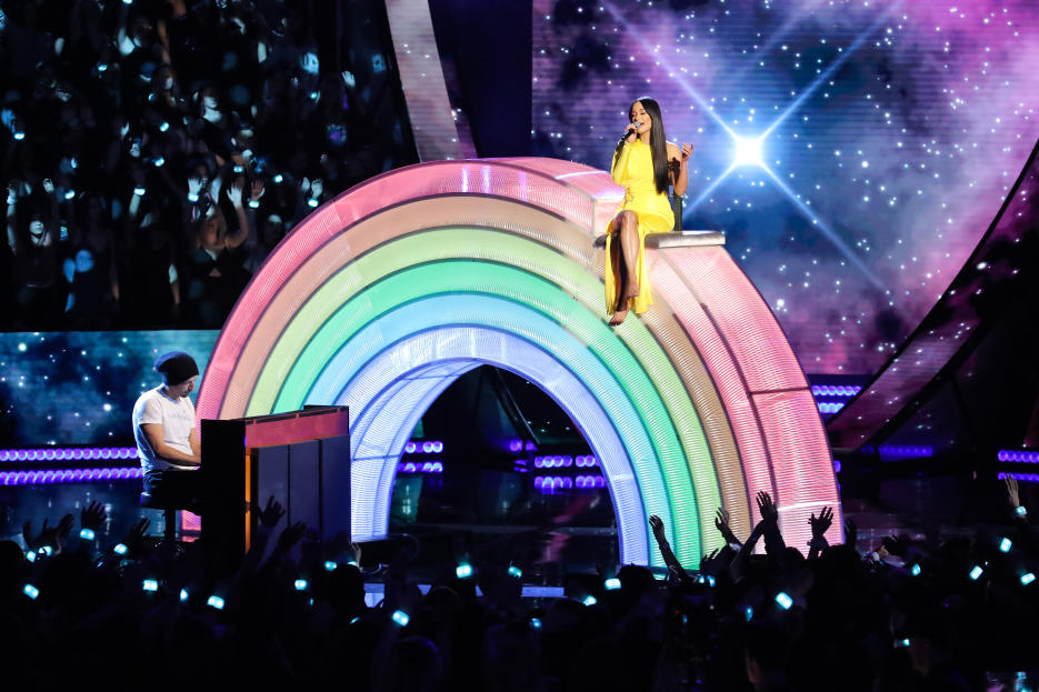 Chris Martin, Kacey MusgravesiHeartRadio Music Awards, Show, Microsoft Theater, Los Angeles, USA - 14 Mar 2019