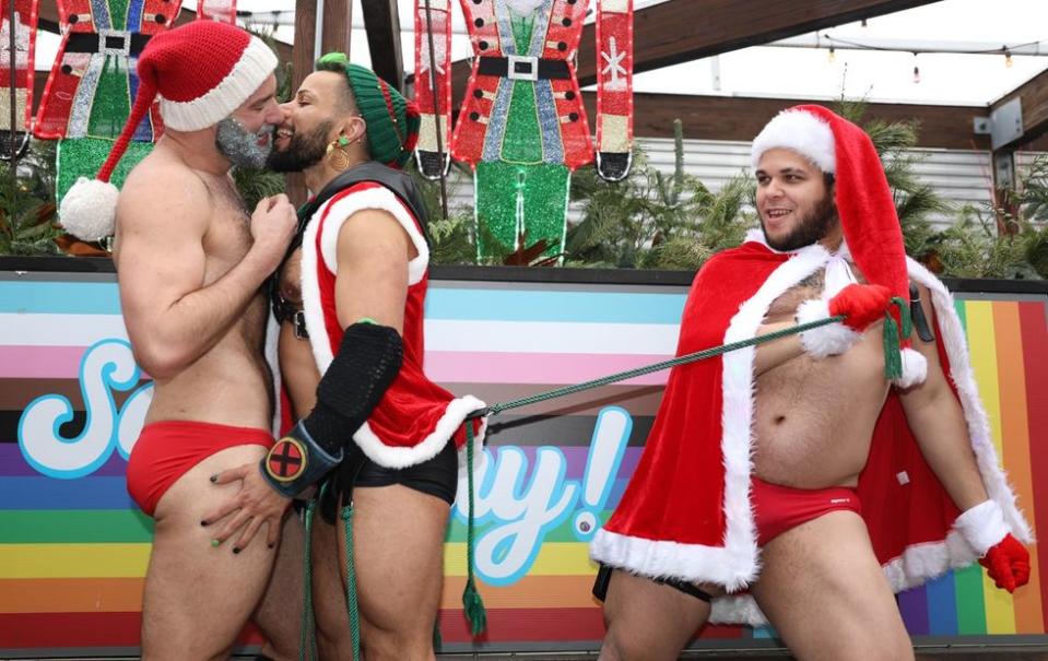 Sidetrack Chicago Santa Speedo Run 2023