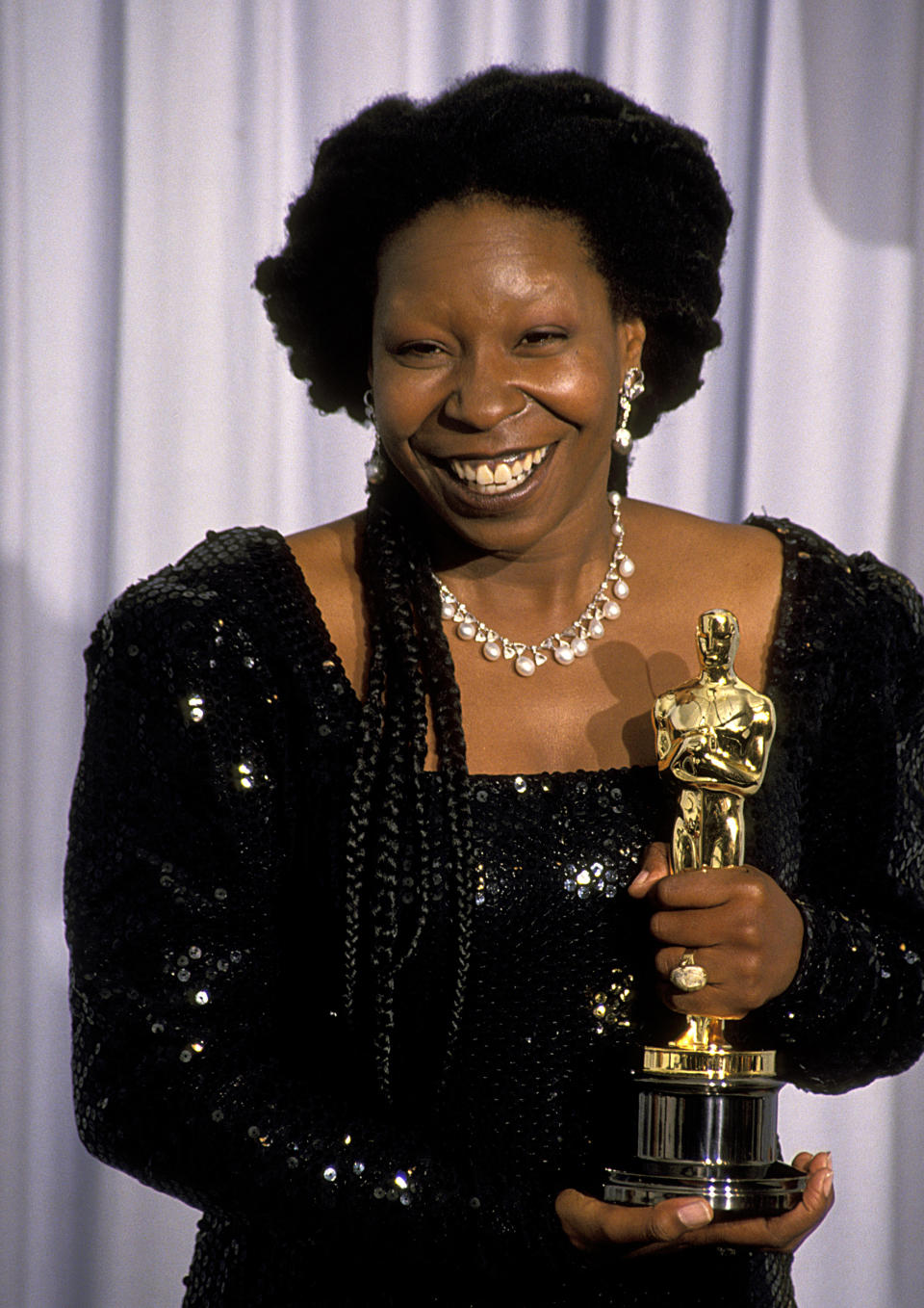 Whoopi Goldberg ganó el Oscar cinco años después de su primera nominación, en 1991, con 'Ghost, la sombra del amor'. (Foto de Ron Galella/Ron Galella Collection via Getty Images)