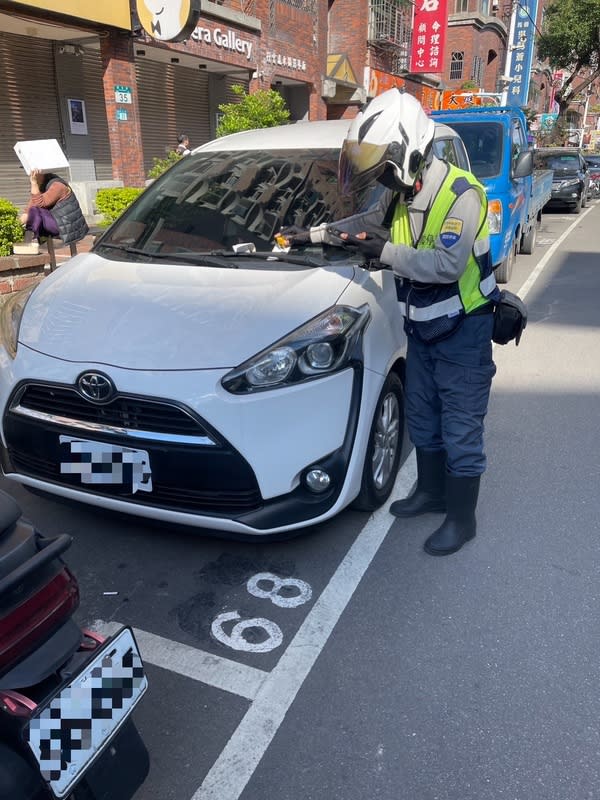 2/28新北市路邊停車平日收費路段將暫停收費，板橋、金山等觀光及商圈區域假日收費路段則維持收費。   圖：新北市交通局/提供