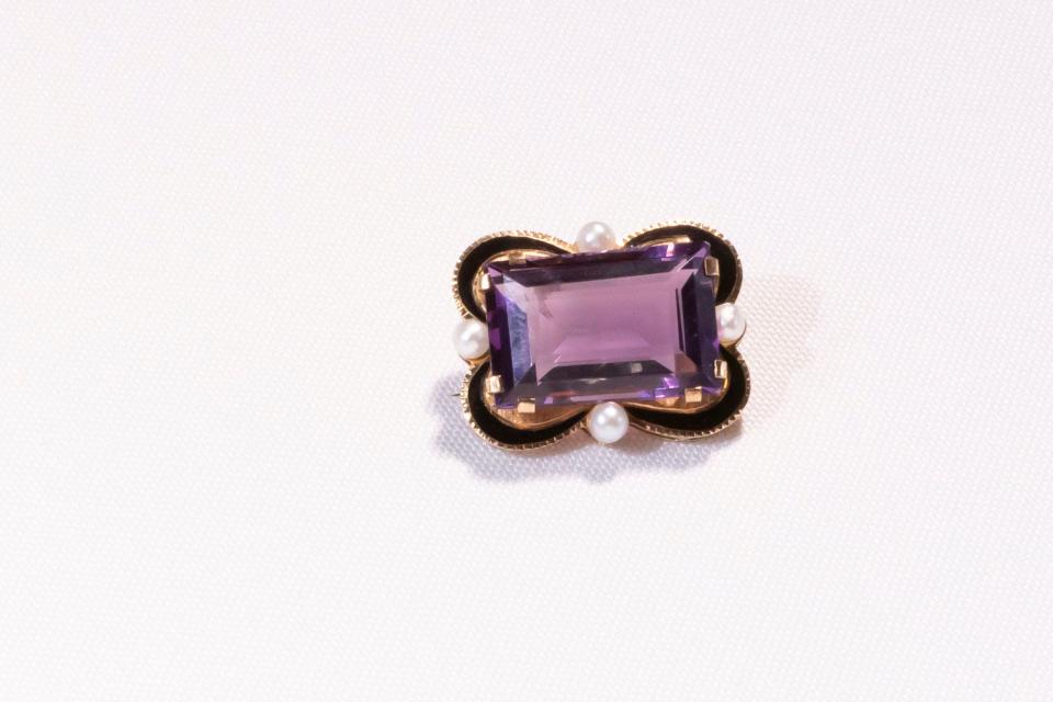 Brooch that is part of a three-piece jewelry set that once belonged to Palm Beach activist and philanthropist Harriette Glasner. Glasner's great-granddaughter Laura Crossett is auctioning the set to fund abortions through the nonprofit Glasner launched.