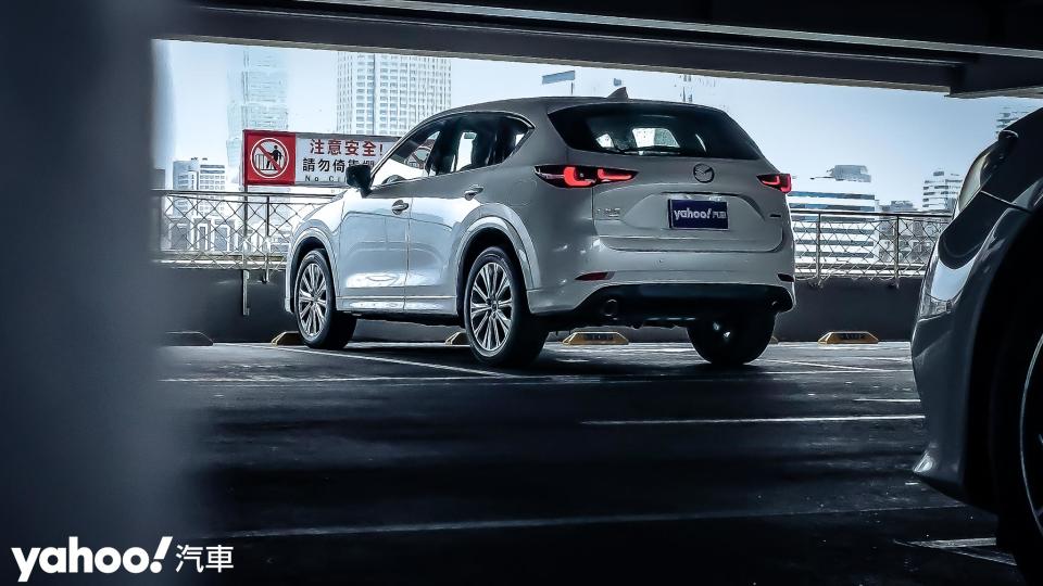 2022 Mazda CX-5 25T AWD Signature雨都試駕！除了新引擎，更該期待的是？