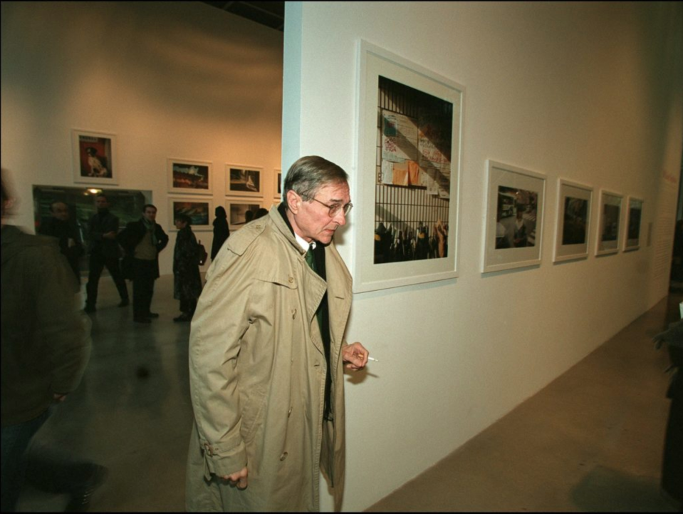 William Eggleston bei der Eröffnung der Ausstellungen von Gerard Garouste und William Eggleston in der Fondation Cartier in Paris im Jahr 2001. - Copyright: Alexis DUCLOS/Gamma-Rapho via Getty Images