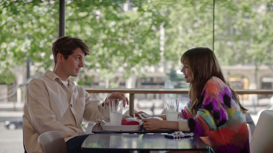 Emily and Gabriel having lunch in season three. 