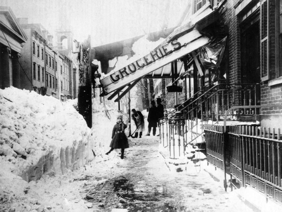 Snow during the great blizzard of 1888