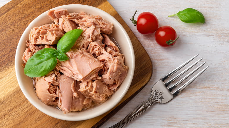 Canned tuna in a bowl