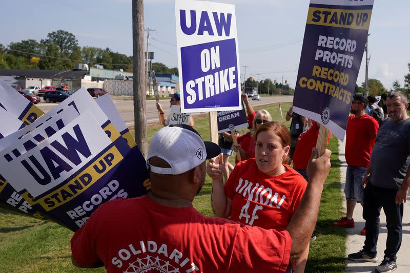 UAW strike continues, in Burton