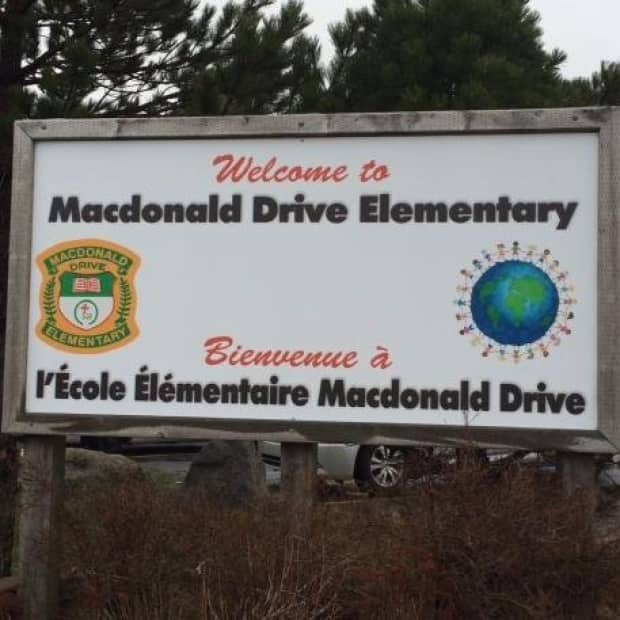 Macdonald Drive Elementary/Twitter