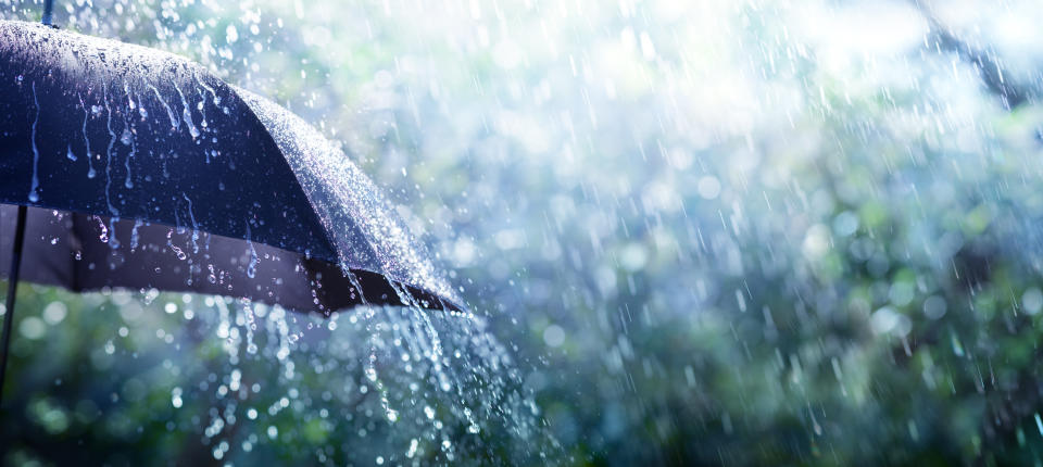 Vor allem große Teile Bayerns und Baden-Württembergs erwartet ein Wochenende mit erheblichem Dauerregen (Symbolbild: Getty Images)