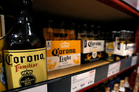 Corona beers are pictured at a BevMo! store ahead of Constellation Brands Inc company results in Pasadena, California U.S., October 4, 2016. REUTERS/Mario Anzuoni/Files