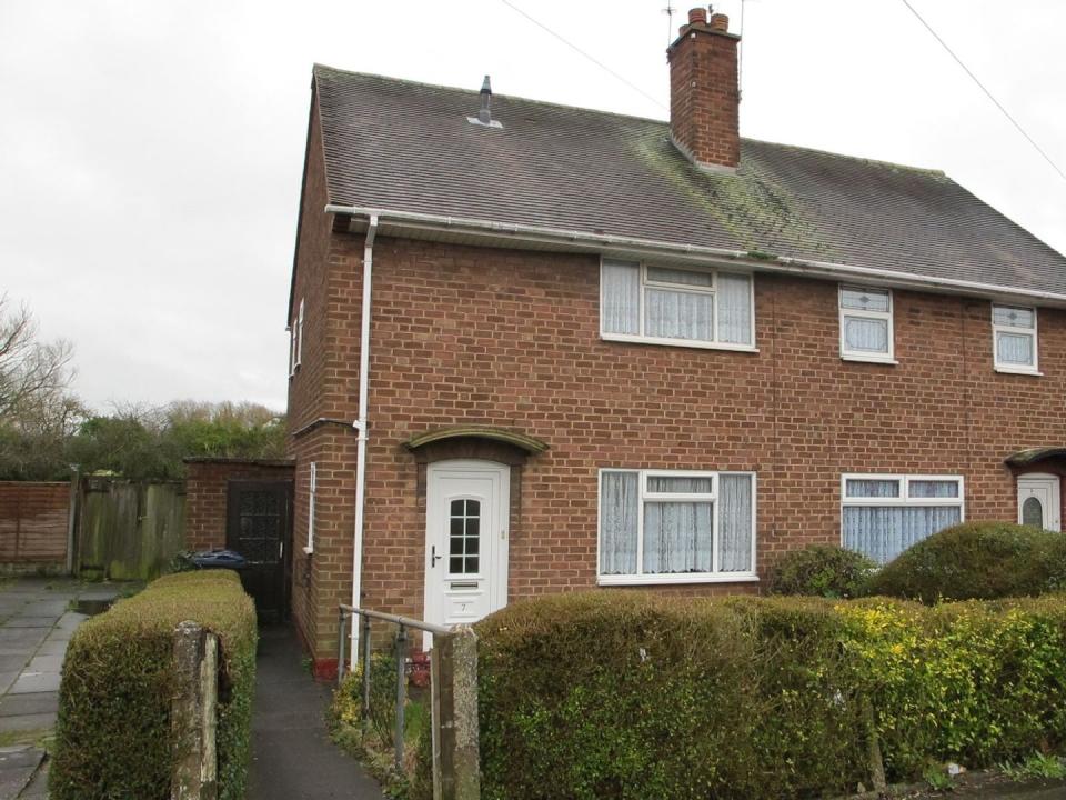 <p>Over in Birmingham, this two-bedroom semi-detached house is in need of a little love. Ideal if you want to put your own stamp on a property, it has a <a href="https://www.housebeautiful.com/uk/decorate/kitchen/a35693910/kitchen-flooring/" rel="nofollow noopener" target="_blank" data-ylk="slk:kitchen;elm:context_link;itc:0;sec:content-canvas" class="link ">kitchen</a>, hallway, fireplace feature, and a spacious garden. Tempted? </p><p><a href="https://www.zoopla.co.uk/for-sale/details/57639950/" rel="nofollow noopener" target="_blank" data-ylk="slk:This property is currently on the market for £145,000 with Burchell Edwards via Zoopla.;elm:context_link;itc:0;sec:content-canvas" class="link ">This property is currently on the market for £145,000 with Burchell Edwards via Zoopla.</a></p>