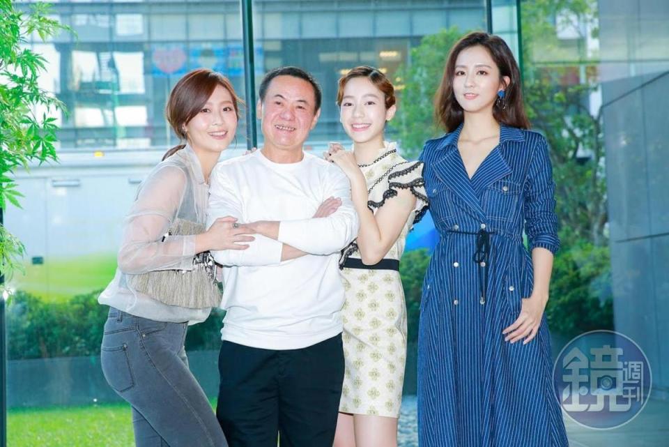 周曉涵（右起）、陳天仁、蔡振南、林昀希在《必勝大丈夫》中是感情很好的一家人。