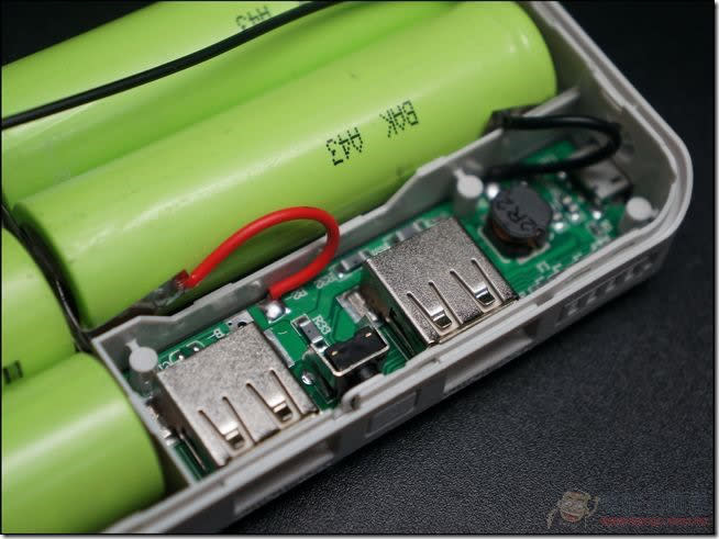 DIFF MP-550 馬卡龍行動電源開箱評測，通過BSMI認證只要 399 元的高C/P值行動電源