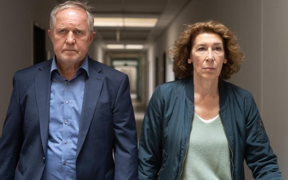 Moritz Eisner (Harald Krassnitzer) und Bibi Fellner (Adele Neuhauser) kämpfen in ihrem neuen "Tatort: Azra" gegen die georgische Mafia - mit grenzwertigen Ermittlungsmethoden.  (Bild: ARD Degeto/ORF/Felix Vratny)