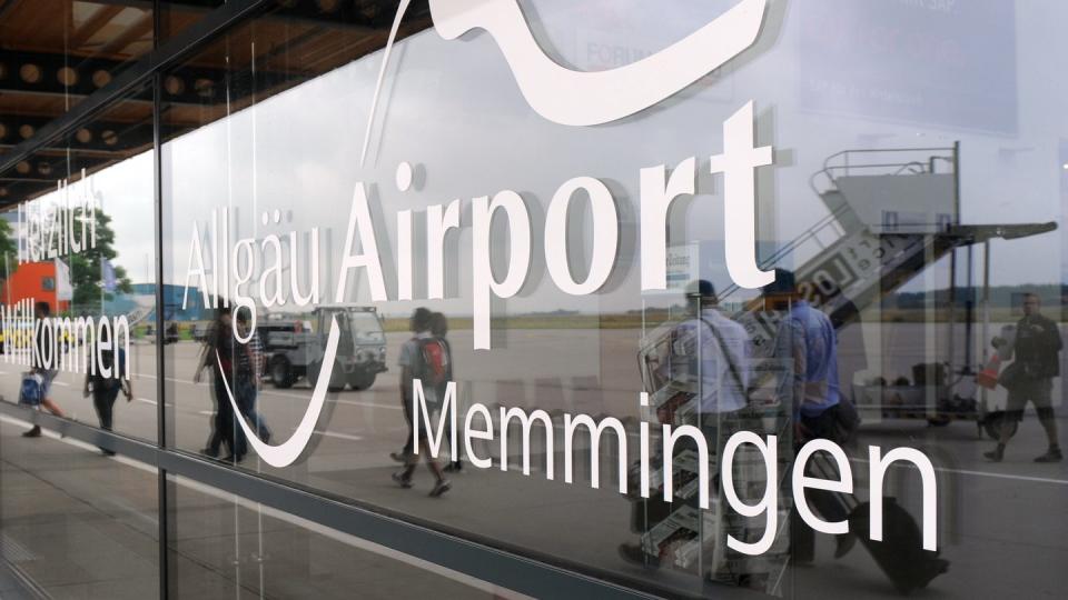 Die Polizei hat etliche Schulschwänzer am Flughafen in Memmingen geschnappt. Foto: Andreas Gebert