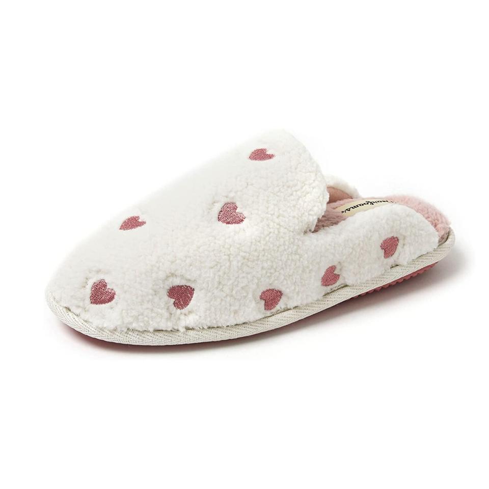 Dearfoams Women's Furry Heart Valentine's Day Slipper