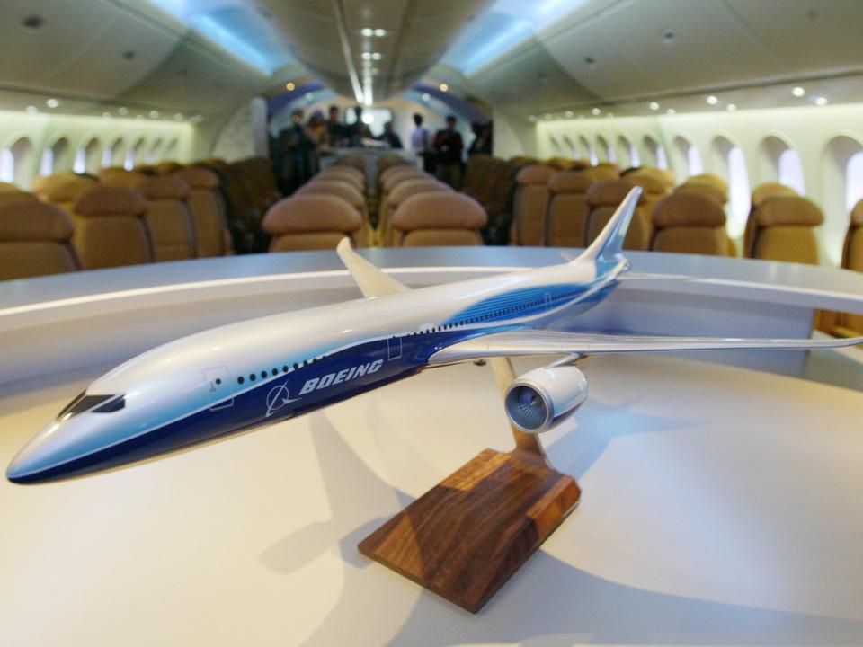 Boeing 7E7 Dreamliner model