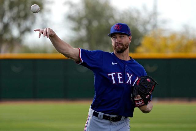 Jacob deGrom makes first Rangers Spring Training start