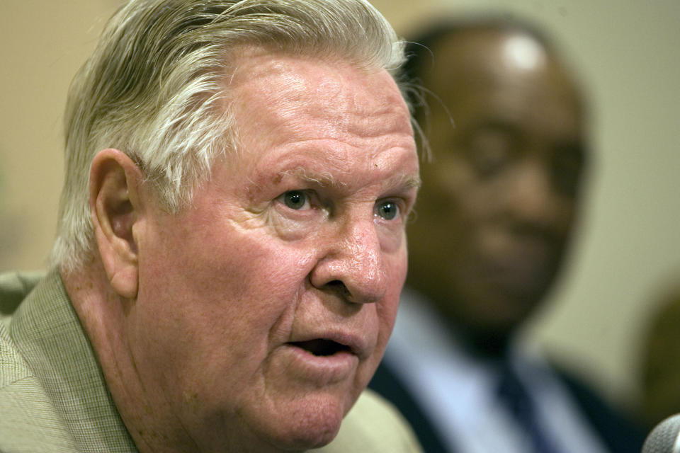 FILE - Former Milwaukee Braves' Del Crandall speaks during an event in Milwaukee, in this Thursday, Aug. 30, 2007, file photo. Crandall, a star catcher who played on two Milwaukee Braves teams that reached the World Series in the 1950s before managing the Milwaukee Brewers and Seattle Mariners, has died. He was 91. Crandall’s son Bill said his father was surrounded by family members as he died from circumstances of Parkinson’s disease Wednesday, May 5, 2021, at Mission Viejo, California. (AP Photo/Morry Gash, File)