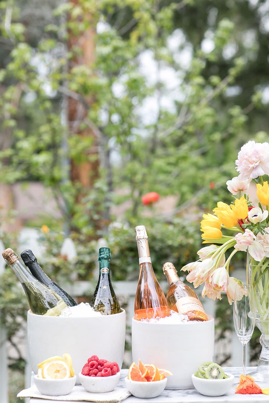 how to set up a mimosa bar