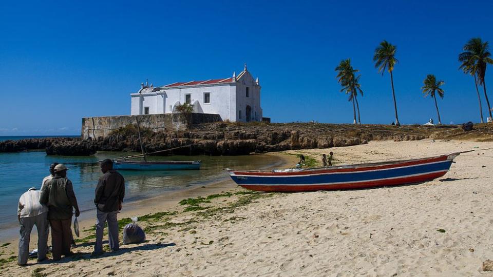 Fishermen on Mozambique Island (file photo)