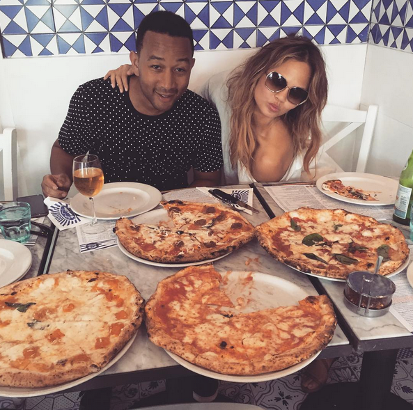 Model and noted foodie Chrissy Teigen and her singer hubby, John Legend, were in heaven during their 2015 summer vacation in Naples, Italy. “#bucketlist” Teigen noted of her the couple’s impressive spread. (Photo: Instagram)