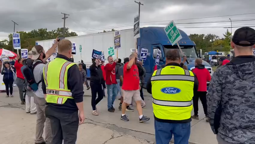 Strike line outside Ford's Michigan Assembly Plant in Wayne on Tuesday, Sept. 26, 2023.