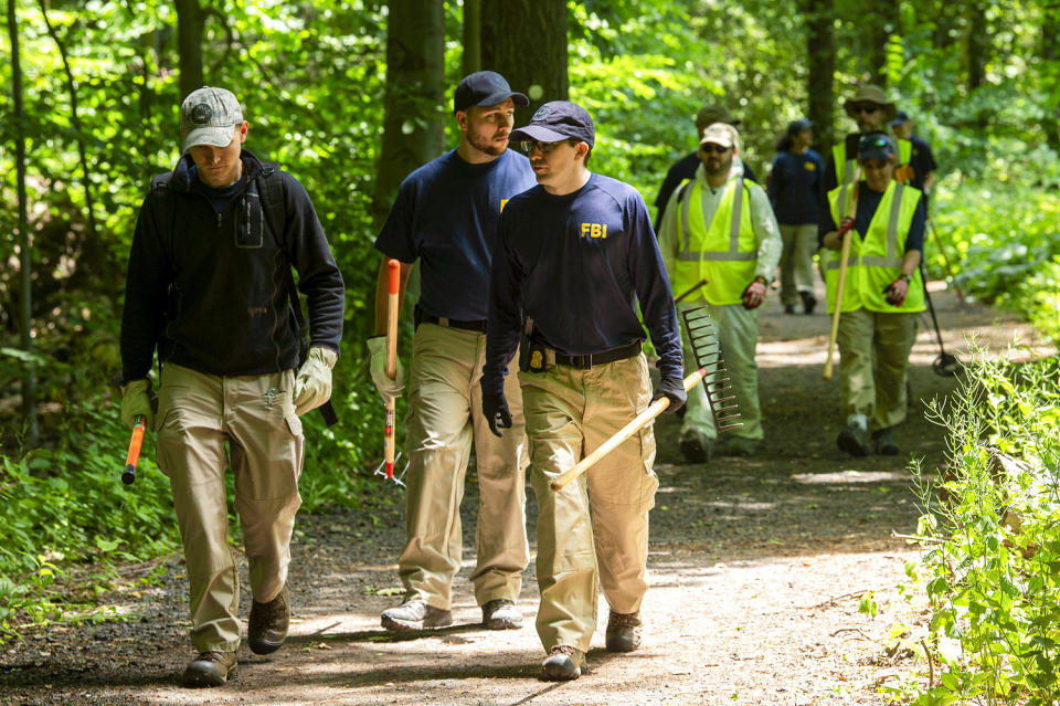 FBI Evidence Response Team  (Hartford Courant / Tribune News Service via Getty Images)