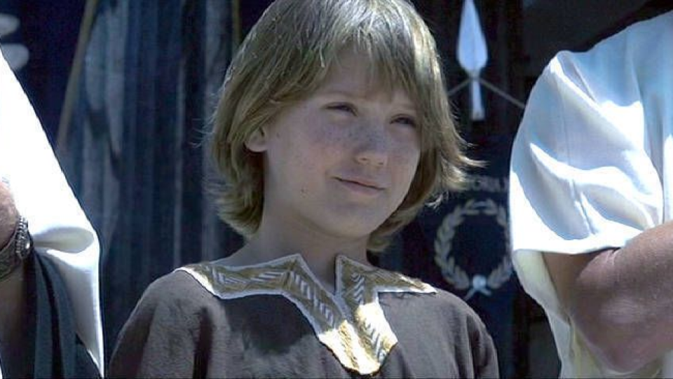 Lucius, dans le film « Gladiator », sorti en 2000 au cinéma. Il était alors incarné par l’acteur Spencer Treat Clark, également connu pour avoir joué dans « Incassable » et « Glass » de M. Night Shyamalan.