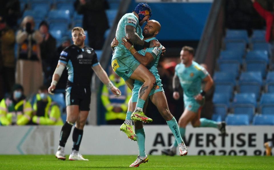 Jack Nowell celebrates with Tom O'Flaherty - GETTY IMAGES