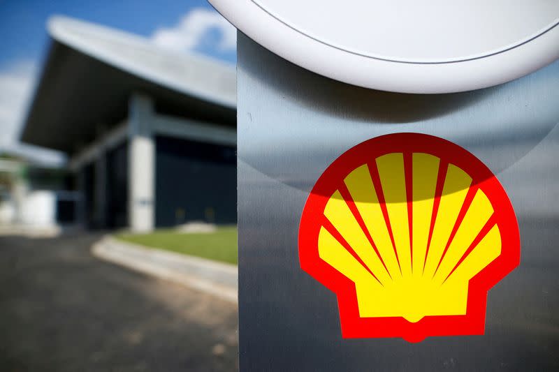 FILE PHOTO: The logo of Royal Dutch Shell is pictured during a launch event for a hydrogen electrolysis plant at Shell's Rhineland refinery in Wesseling near Cologne