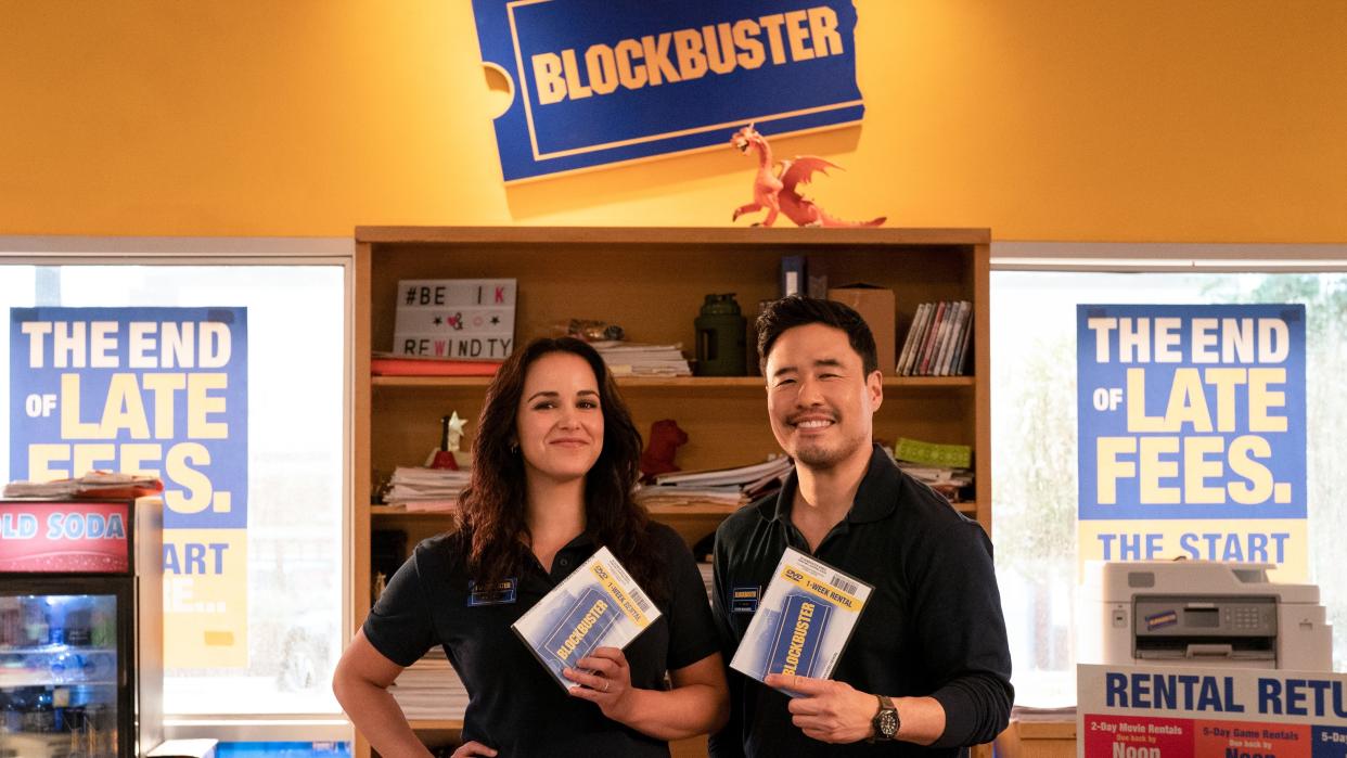  Melissa Fumero and Randall Park in Blockbuster 