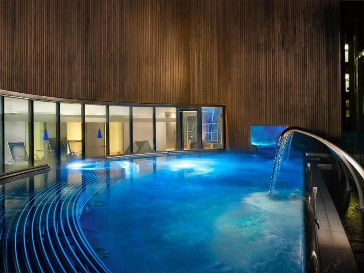 The hydropool alone puts this 269-room hotel firmly on the map (Sheraton Grand Hotel & Spa)