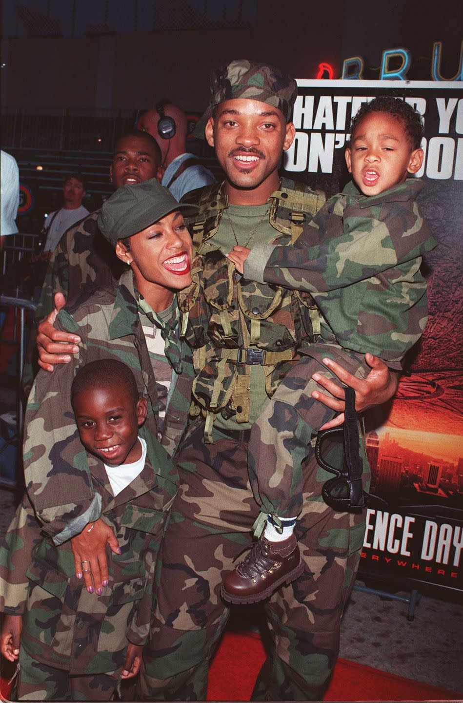 The 'Independence Day' Premiere Was a Time Capsule of '90s Fame and Fashion