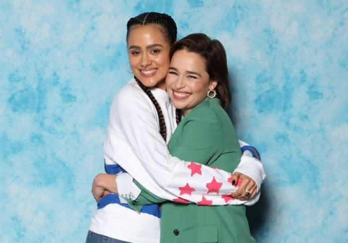 Nathalie Emmanuel y Emilia Clarke