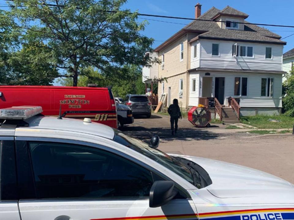 This duplex on Dominion Street was one of the Moncton residences raided by Codiac Regional RCMP in 2019 following a police investigation at the heart of an RCMP code-of-conduct hearing this week for two officers.  (Shane Magee/CBC - image credit)