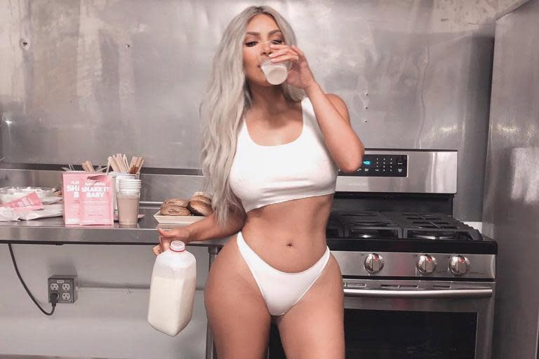 Kim Kardashian strips off on Instagram – but is then mocked for ‘dirty’ kitchen