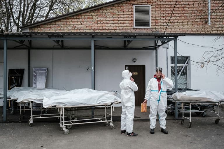 Devant la morgue de Boutcha, en Ukraine, le 19 avril 2022 - Yasuyoshi CHIBA © 2019 AFP