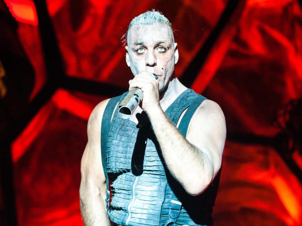 Till Lindemann ist momentan mit Rammstein auf Tour. (Bild: Yulia Grigoryeva/Shutterstock.com)