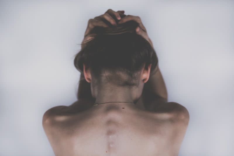 ▲醫師柯世祐分享案例，有名22歲的女子發生性行為後下體感到劇痛，豈料照完X光後，發現女子下體塞了「一支手機」。（示意圖，非當事人／取自 pixabay ）