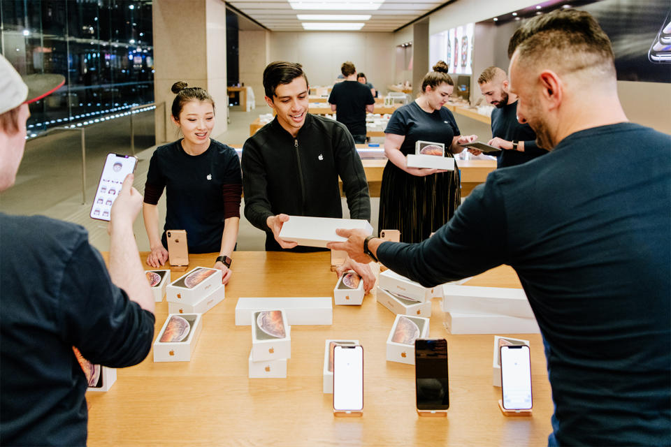 Die neue iPhones liegen bereit – aber greifen die Kunden auch zu? (Foto: © Apple)