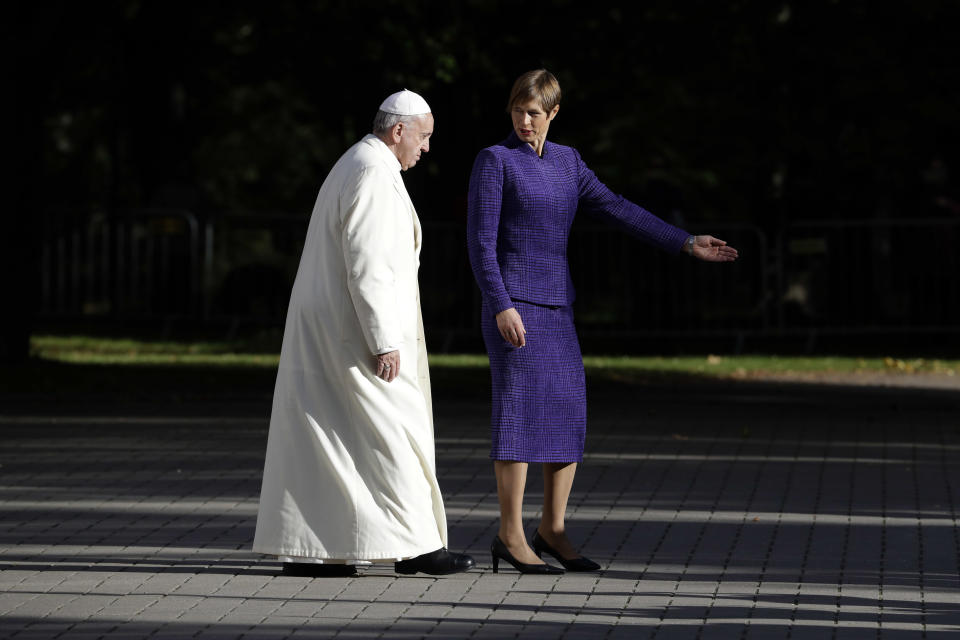 President of Estonia Kersti Kaljulaid, right, welcomes Pope Francis at the Kadriorg Presidential Palace, Estonia, Tuesday, Sept. 25, 2018. Pope Francis concludes his four-day tour of the Baltics visiting Estonia. (AP Photo/Andrew Medichini)