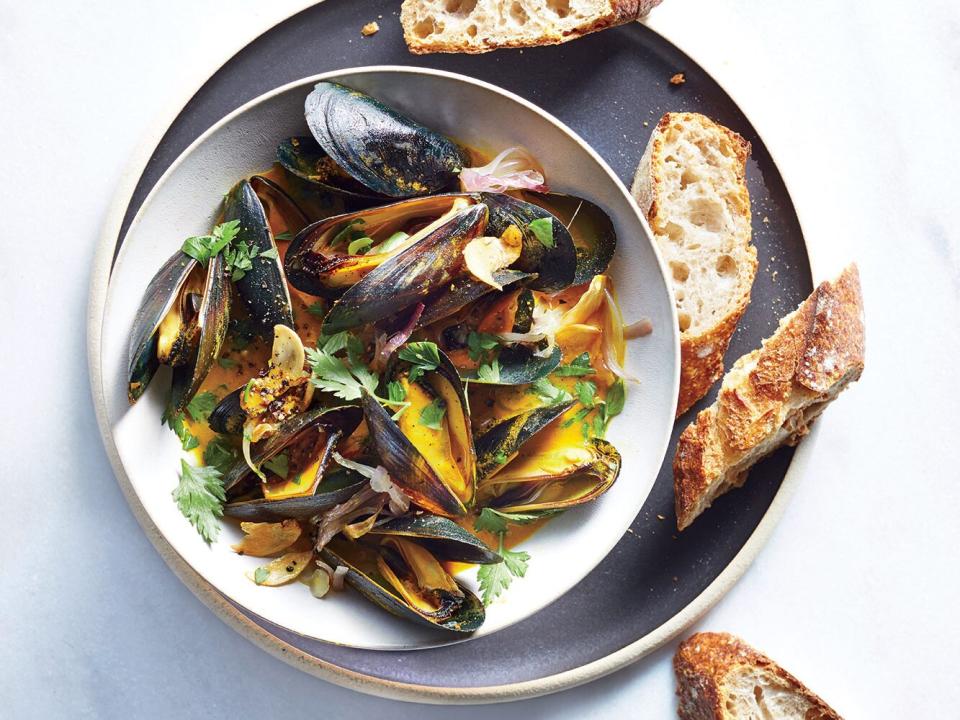 Mussels with Buttery Turmeric Broth