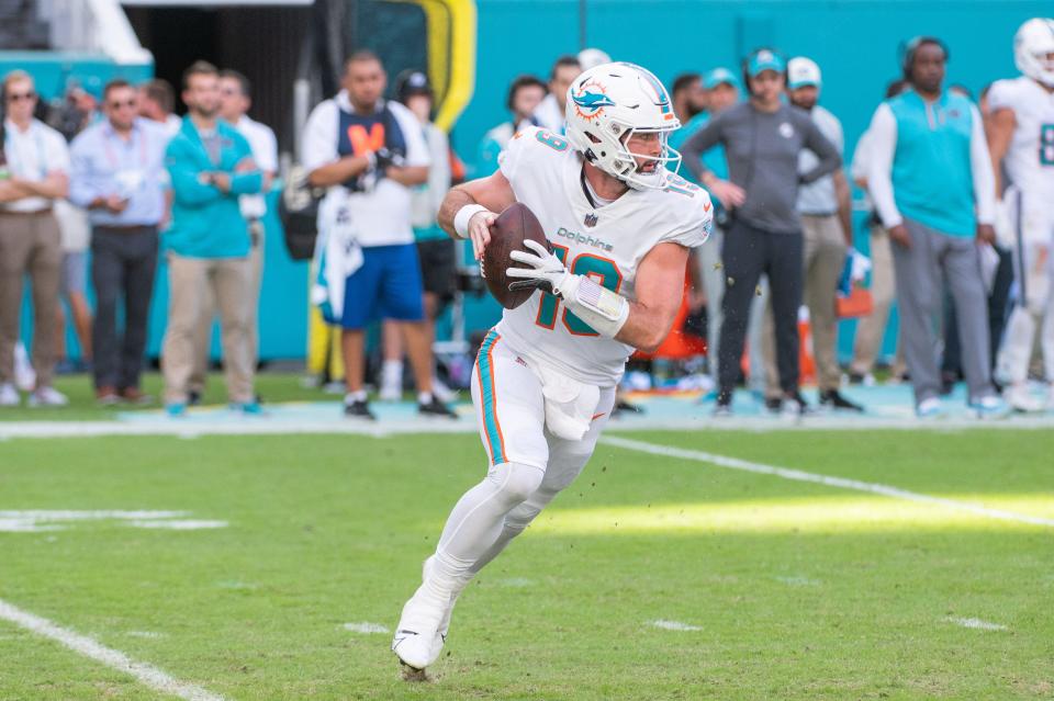 Miami Dolphins quarterback Skylar Thompson (19) carries the football in the second half of the game between host Miami Dolphins and the Houston Texans at Hard Rock Stadium on Sunday, November 27, 2022, in Miami Gardens, FL. Final score, Miami Dolphins, 30, Houston Texans, 15.