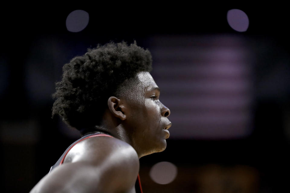 Georgia's Anthony Edwards takes up a position at the edge of the court during the first half of the team's NCAA college basketball game against Missouri on Tuesday, Jan. 28, 2020, in Columbia, Mo. (AP Photo/Jeff Roberson)