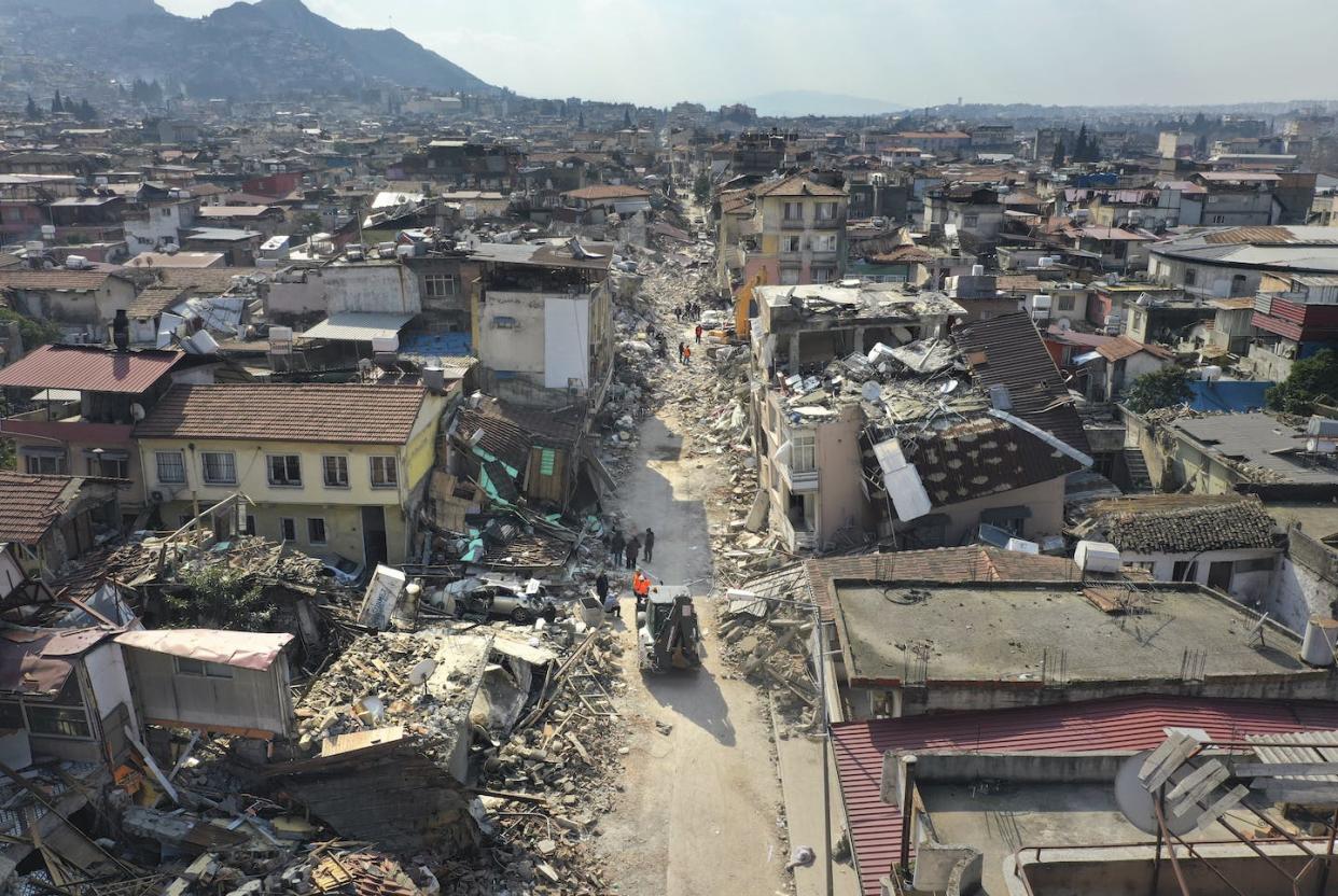 A view of the destruction in Antakya, Turkey, caused by the recent earthquake. <a href="https://newsroom.ap.org/detail/TurkeySyriaEarthquake/e98a627c7e2b4d338030dabb768dedbc/photo?Query=turkey%20syria%20earthquake%20antakya&mediaType=photo&sortBy=&dateRange=Anytime&totalCount=222&currentItemNo=114" rel="nofollow noopener" target="_blank" data-ylk="slk:AP Photo/Hussein Malla;elm:context_link;itc:0;sec:content-canvas" class="link ">AP Photo/Hussein Malla</a>