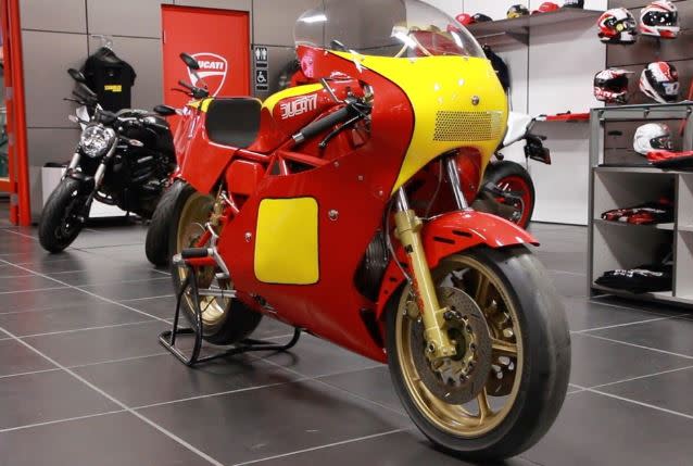 Ducati TT2 - Front Right