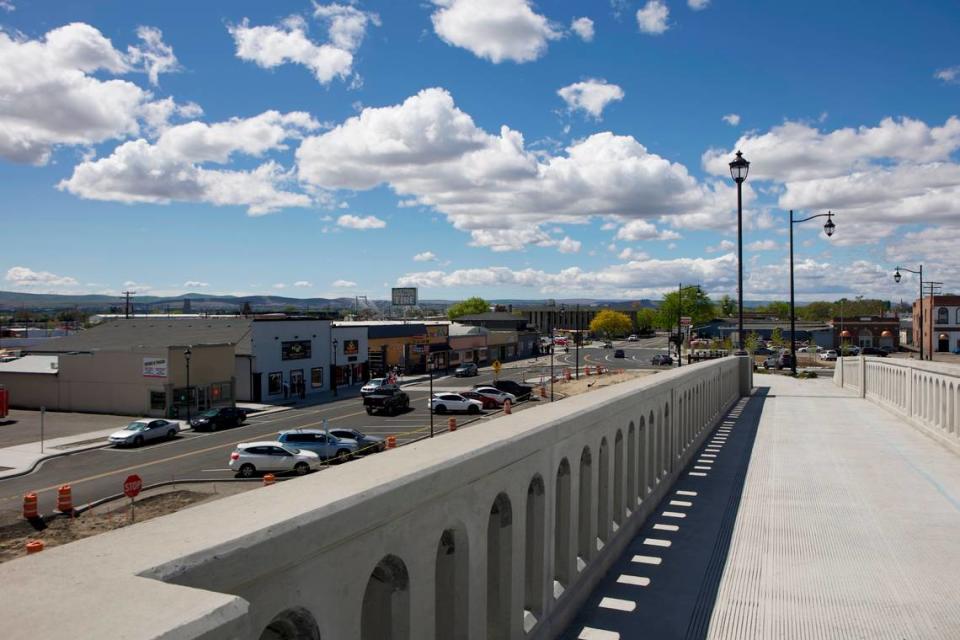 Lewis Street businesses can be seen from the overpass sidewalks.