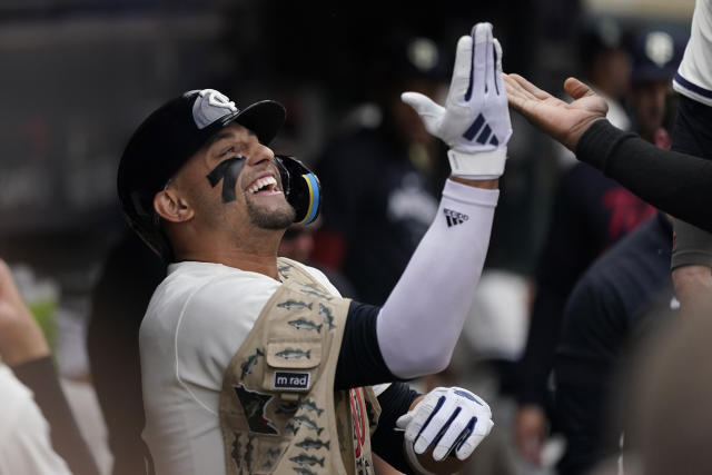 Why are Minnesota Twins fans not celebrating the team's 1st place standing?